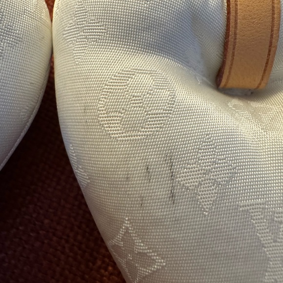 Louis Vuitton Heart-Shaped Shoe Inserts Keepers Charms LV Silk - Picture 5 of 7